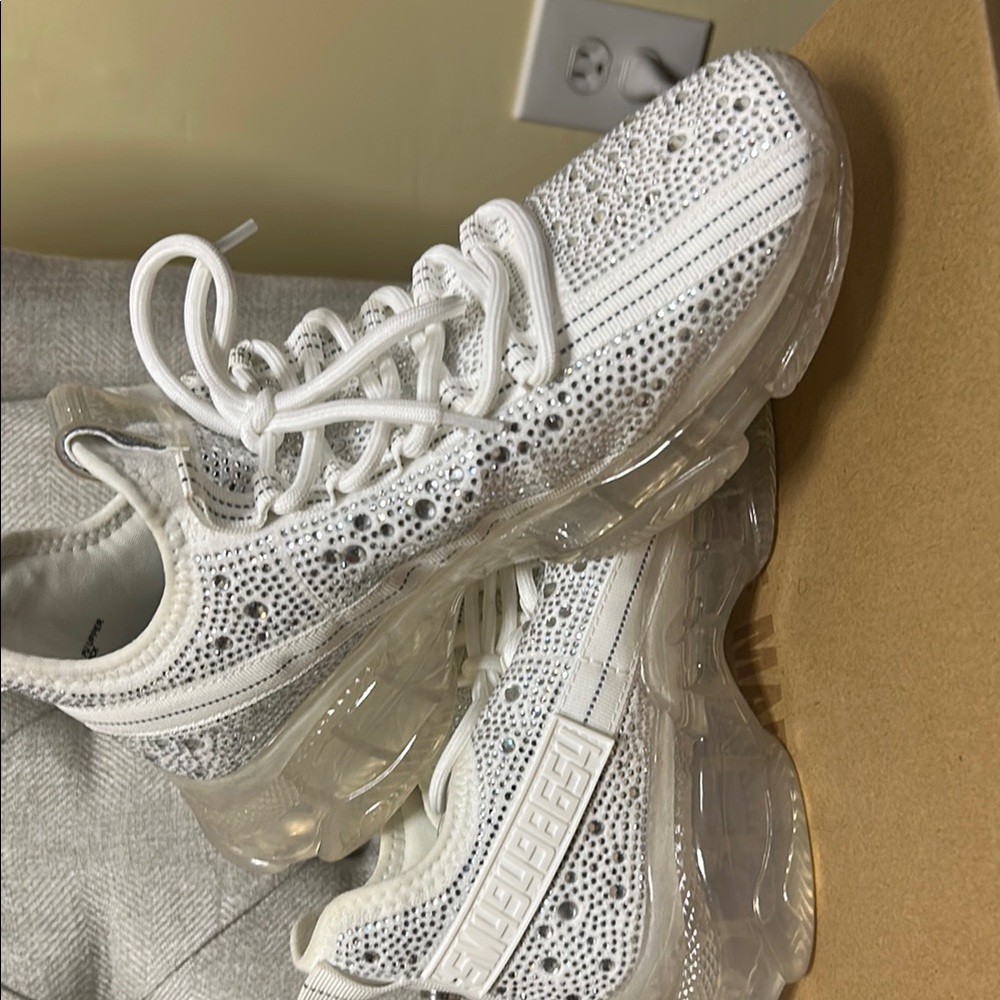 Steve Madden White Sneakers with Geometric Design